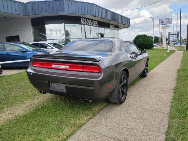 2014 Dodge Challenger SXT