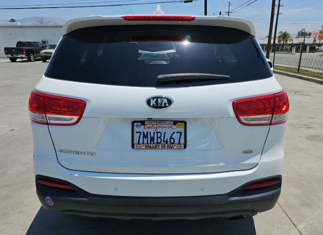 2016 Kia Sorento 2.4L LX