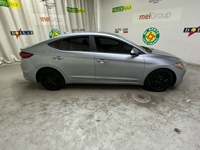 2017 Hyundai Elantra SE 6AT