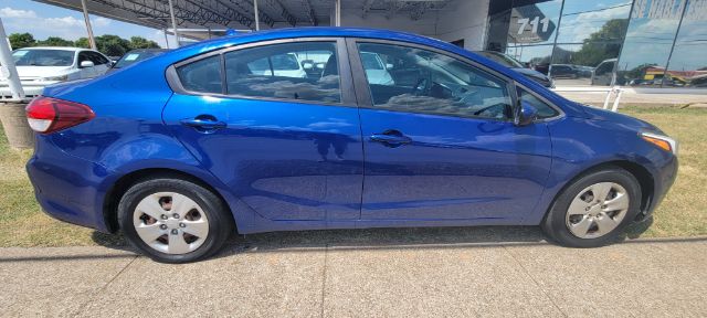 2017 Kia Forte LX 6M
