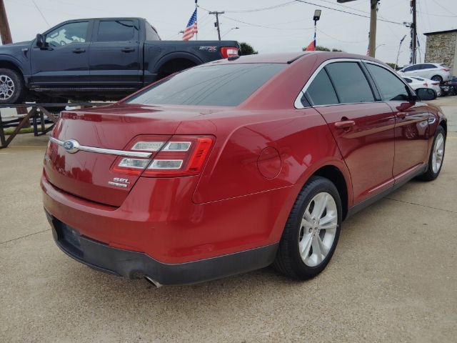 2018 Ford Taurus SEL
