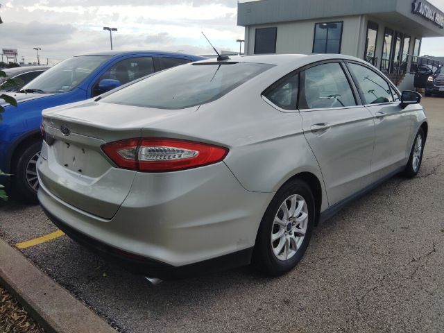 2016 Ford Fusion S
