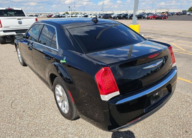2018 Chrysler 300 Touring