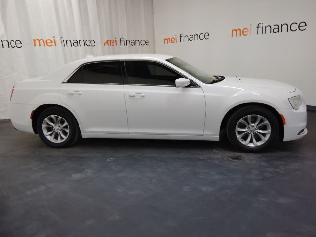 2019 Chrysler 300 Touring