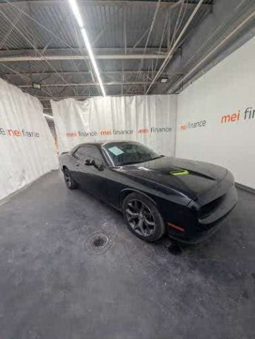 2018 Dodge Challenger SXT Plus's photo