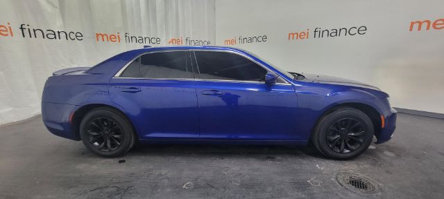 2018 Chrysler 300 Touring