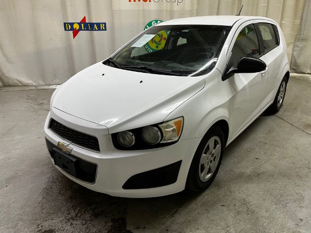 2016 Chevrolet Sonic LS's photo