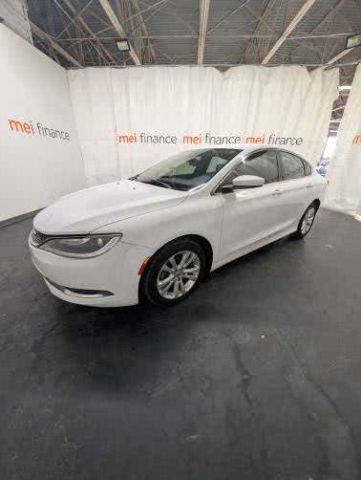 2016 Chrysler 200 Limited's photo