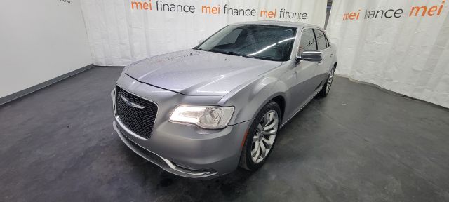 2017 Chrysler 300 C's photo