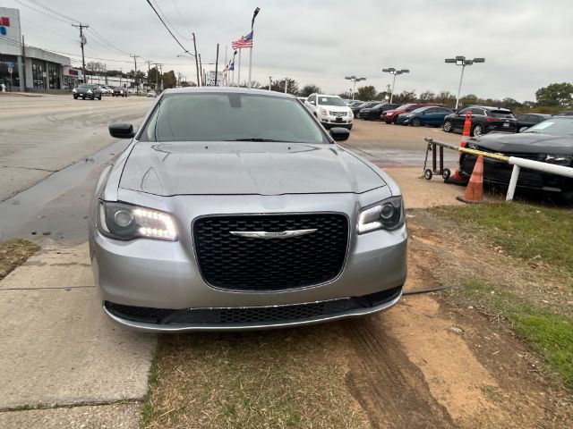 2018 Chrysler 300 Touring