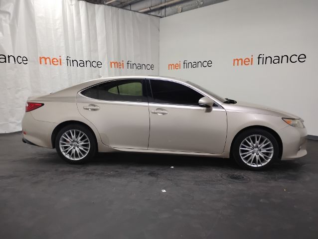 2013 Lexus ES 350 4D SEDAN
