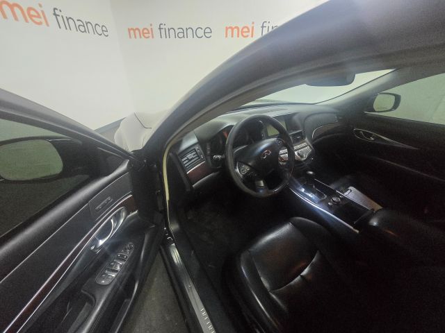 2017 INFINITI Q70 3.7