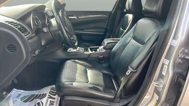 2016 Chrysler 300 Limited