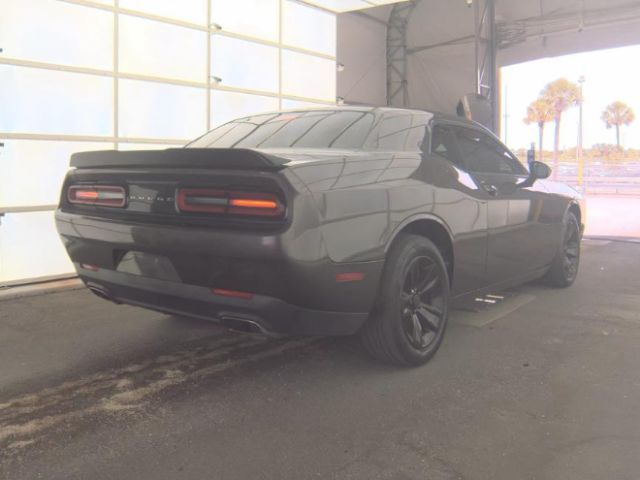 2017 Dodge Challenger SXT