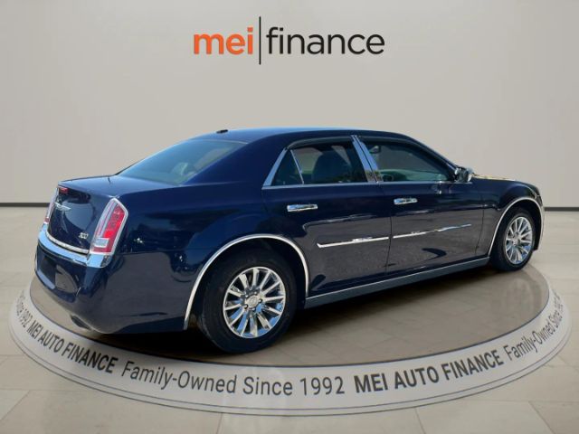 2014 Chrysler 300 2WD V6 4D