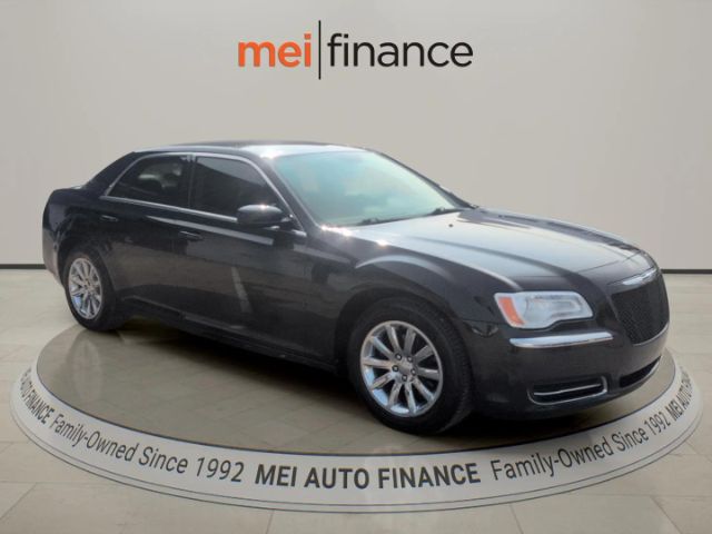 2014 Chrysler 300 2WD V6 4D