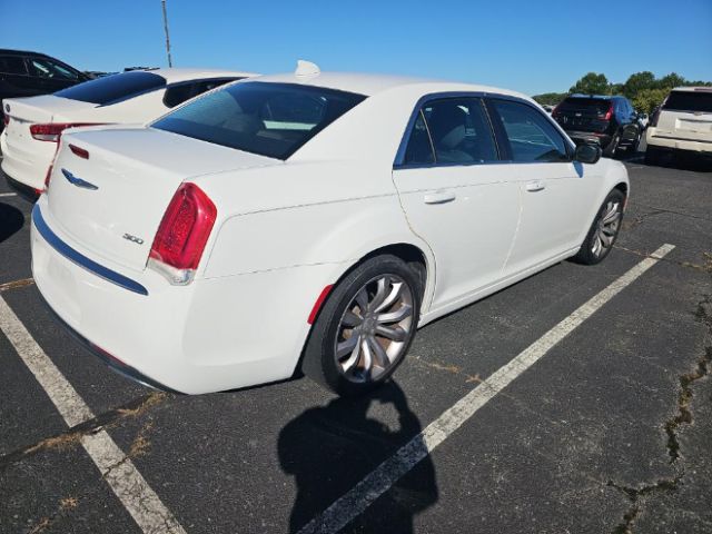 2018 Chrysler 300 Touring